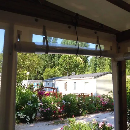 Holiday home Bungalow De 3 Chambres A Frejus Avec Piscine Partagee Terrasse Amenagee Et Wifi A 5 Km De La Plage