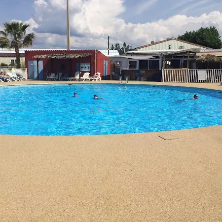 Bungalow De 3 Chambres A Frejus Avec Piscine Partagee Terrasse Amenagee Et Wifi A 5 Km De La Plage Holiday home