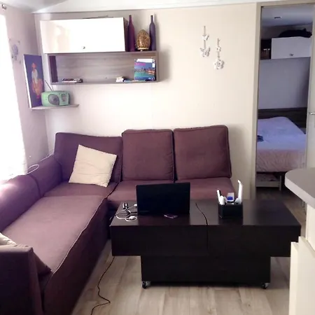 Holiday home Bungalow De 3 Chambres A Frejus Avec Piscine Partagee Terrasse Amenagee Et Wifi A 5 Km De La Plage Frejus