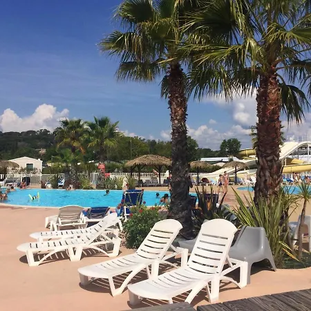 Bungalow De 3 Chambres A Frejus Avec Piscine Partagee Terrasse Amenagee Et Wifi A 5 Km De La Plage * Frejus