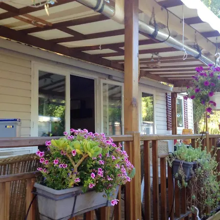 Bungalow De 3 Chambres A Frejus Avec Piscine Partagee Terrasse Amenagee Et Wifi A 5 Km De La Plage *