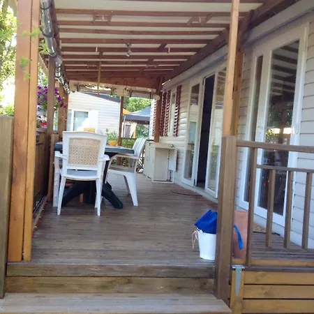 Bungalow De 3 Chambres A Frejus Avec Piscine Partagee Terrasse Amenagee Et Wifi A 5 Km De La Plage *