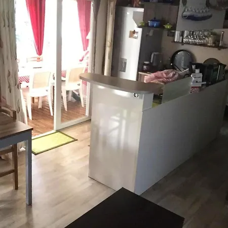 Bungalow De 3 Chambres A Frejus Avec Piscine Partagee Terrasse Amenagee Et Wifi A 5 Km De La Plage